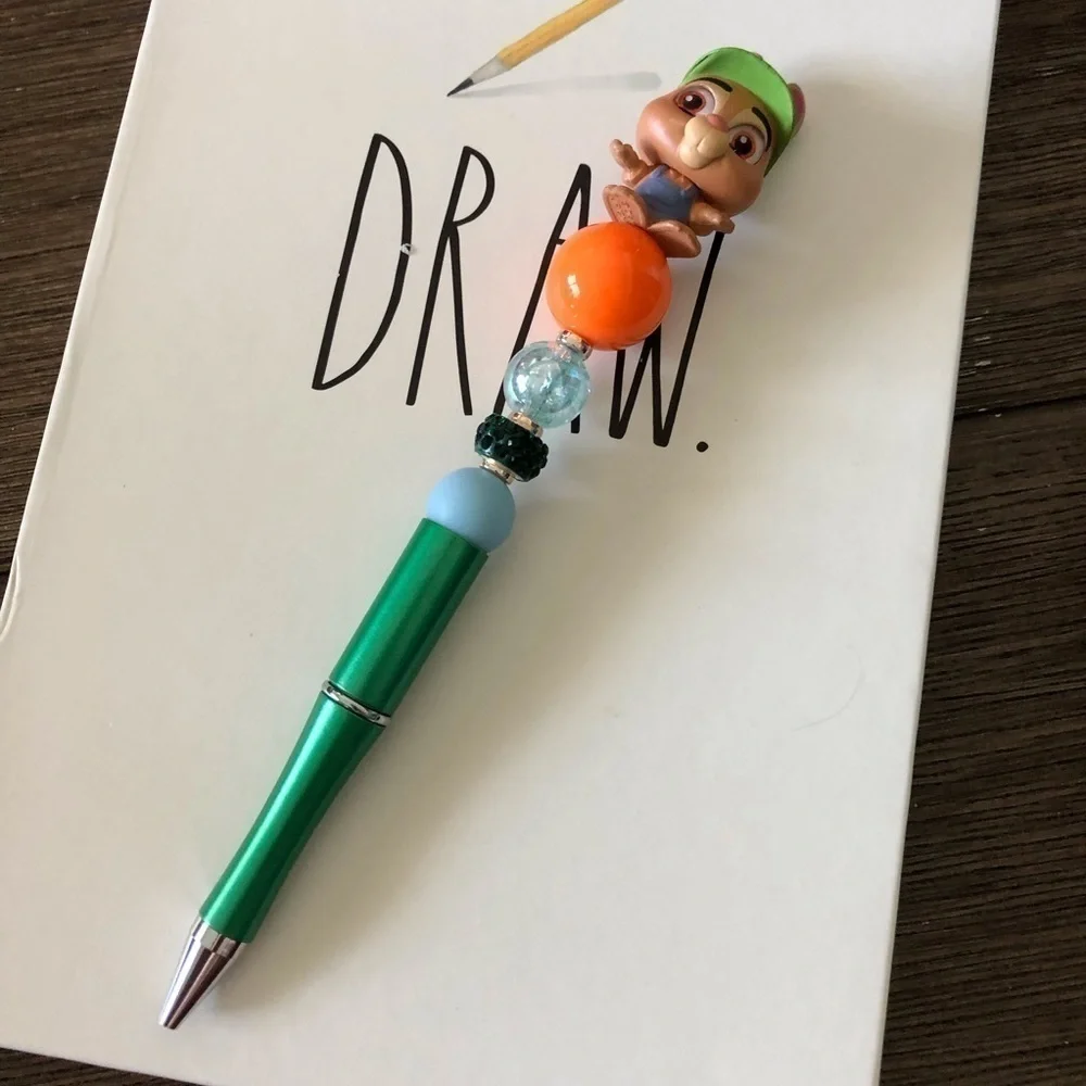 Disney Doorables: Zootopia: Stu Hopps handmade beaded pen